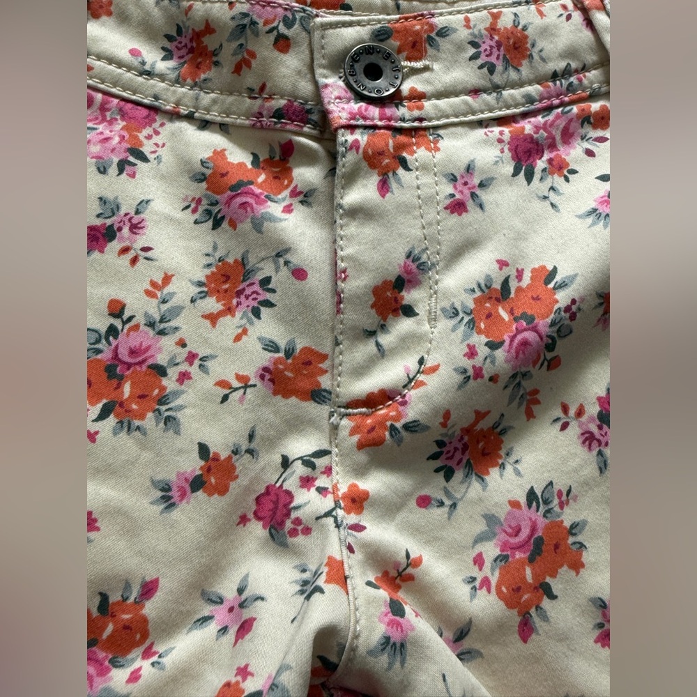 Benetton cute shorts. Size-26